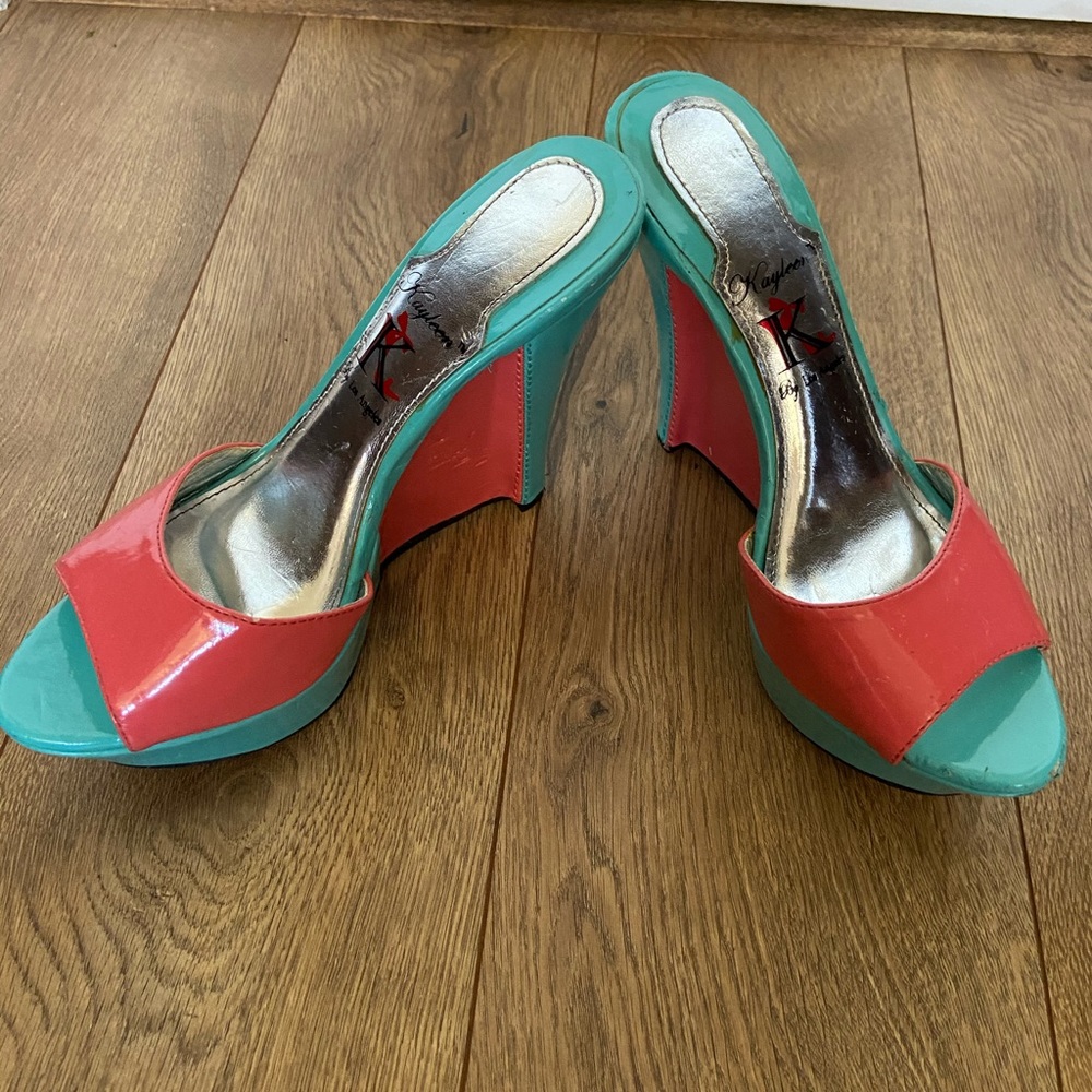 2/20 color block platform heels